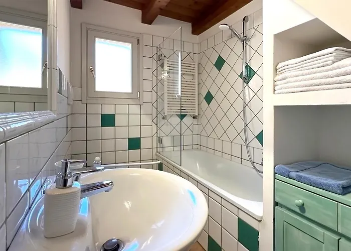 Int 6 - Marco By San Luca *