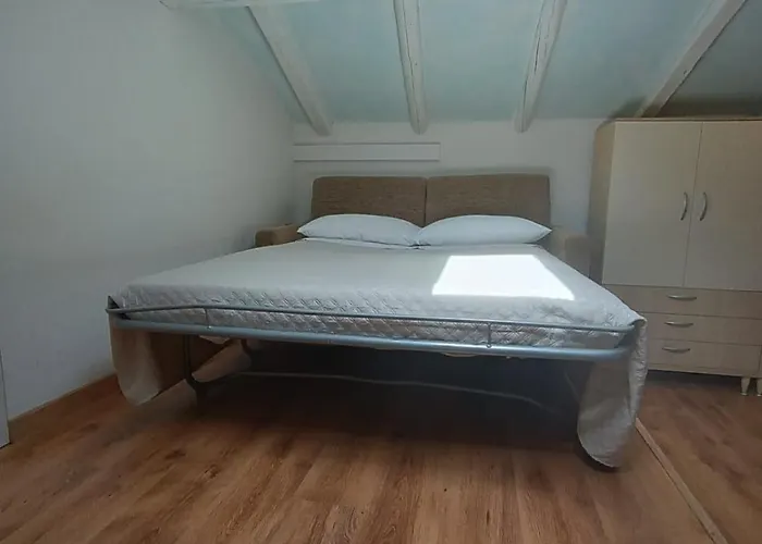 Int 6 - Marco By San Luca * Bologna